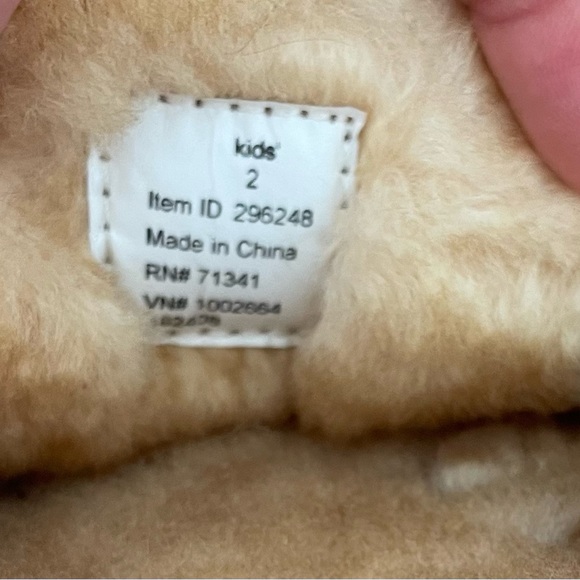 L. L. Bean Wicked Good Genuine Shearling Slipper NWOT Size 2 - Picture 9 of 10